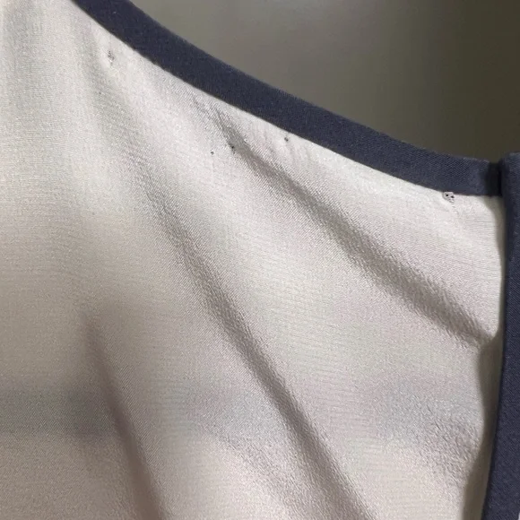 Vince Cream 100% Silk Top with Blue Trim Size Small - Boxy Fit - Picture 9 of 12